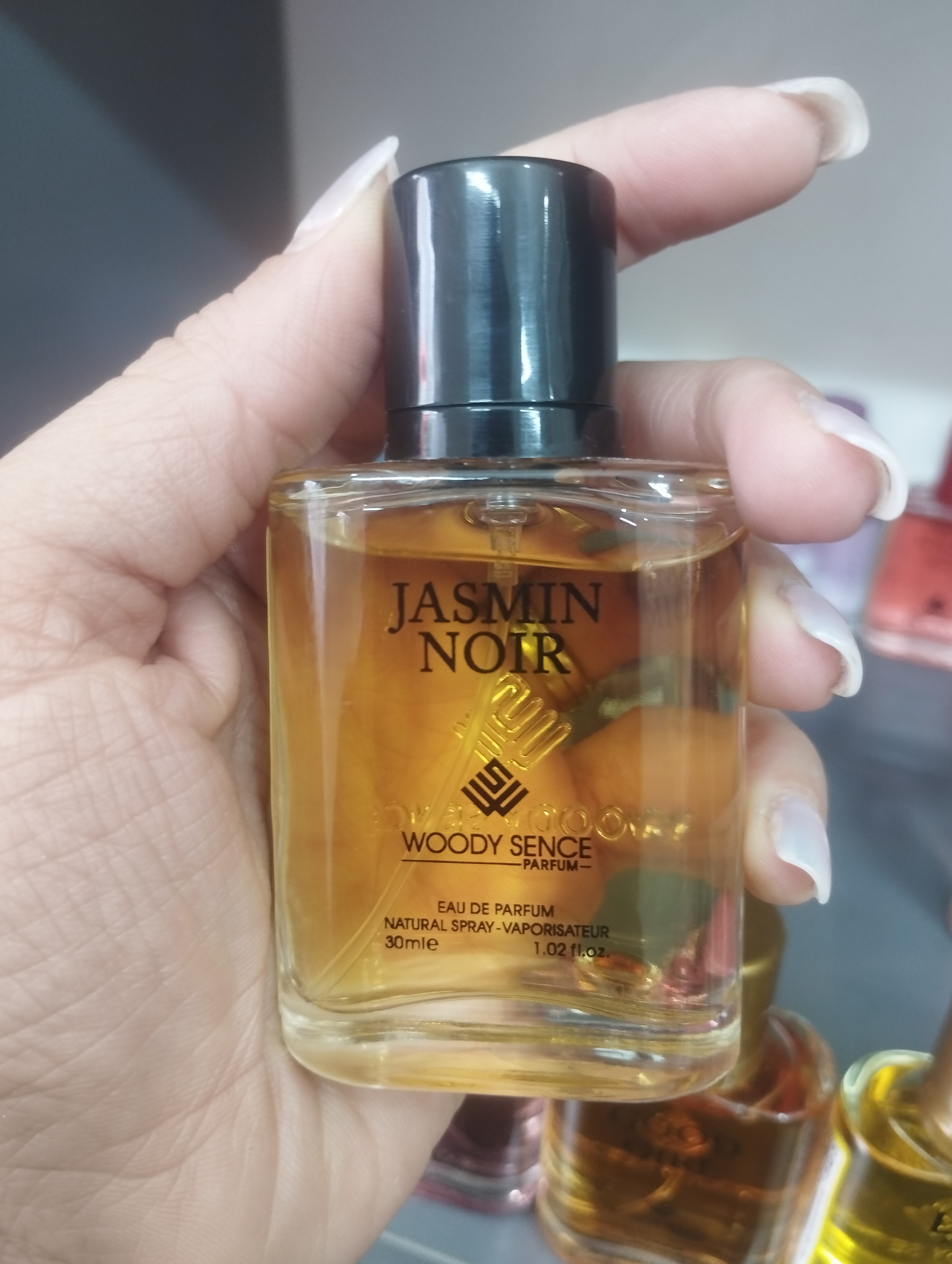 عطر ادوپرفیوم مدل زنانه وددی سنس با رایحه جاسمین با ماندگاری بالا