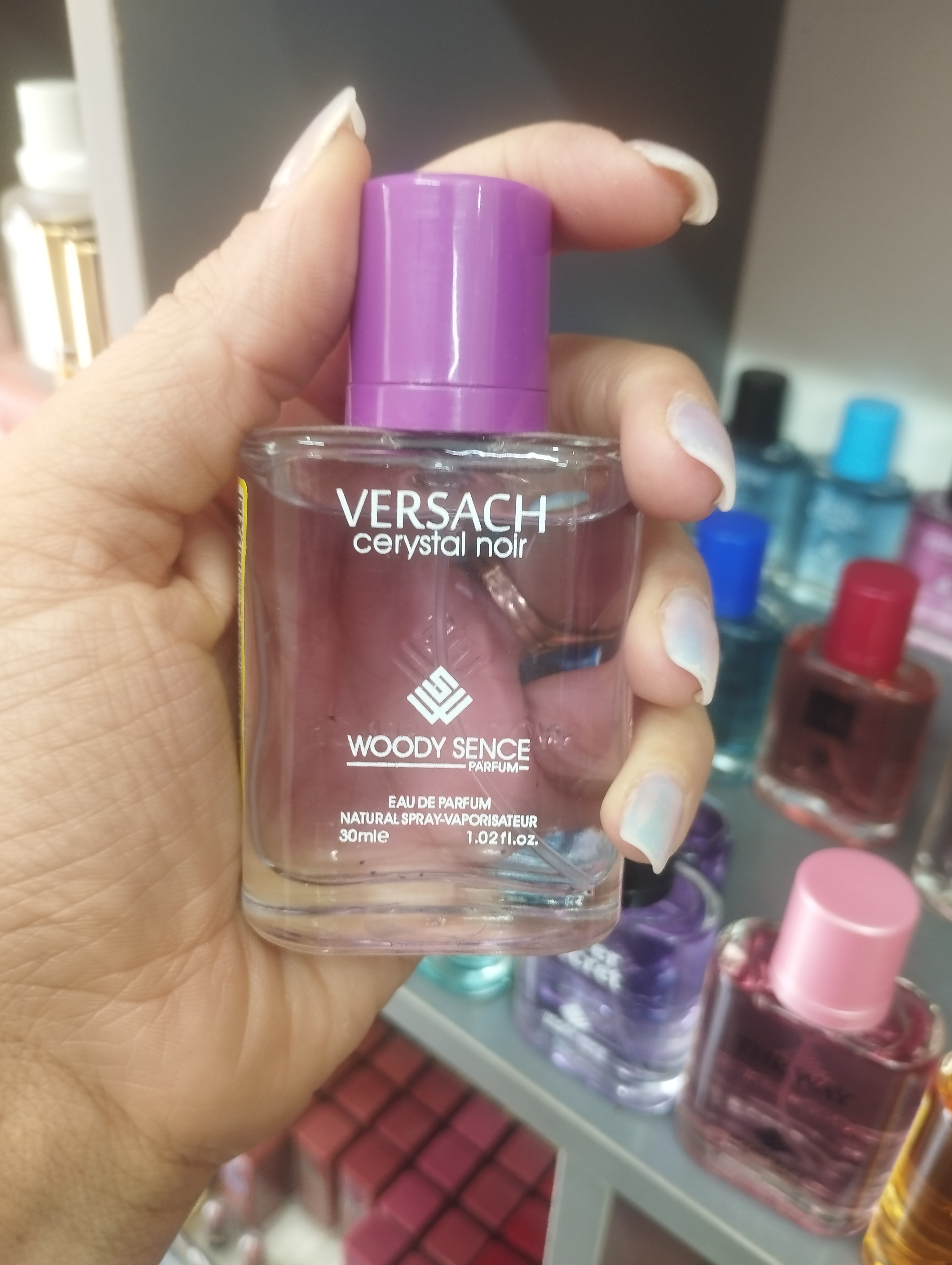 عطر ادوپرفیوم مدل زنانه وددی سنس با رایحه ورساچه کیریستال با ماندگاری بالا