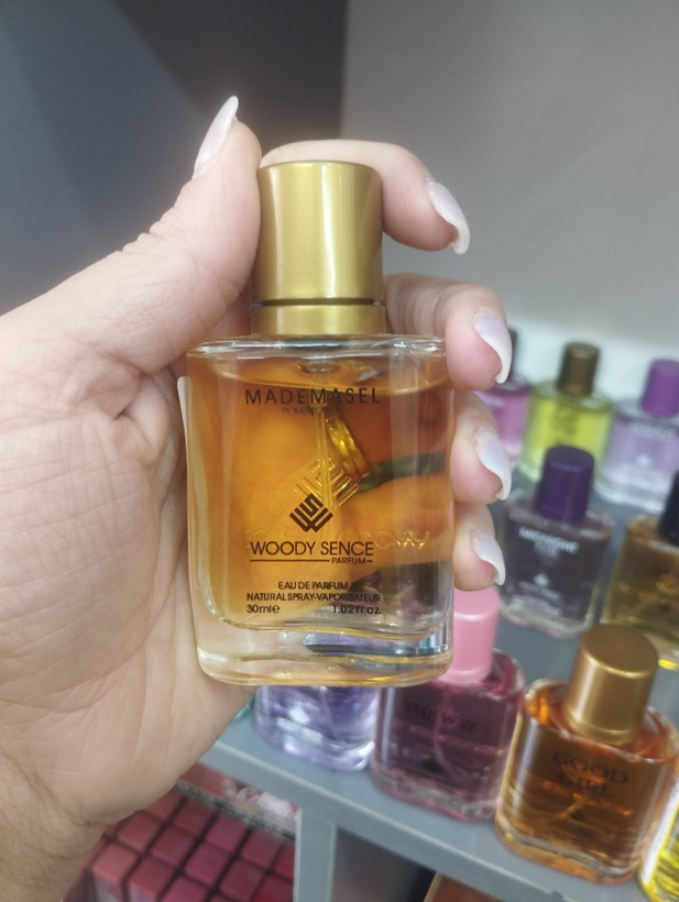 عطر ادوپرفیوم مدل زنانه وددی سنس با رایحه گوچی با ماندگاری بالا